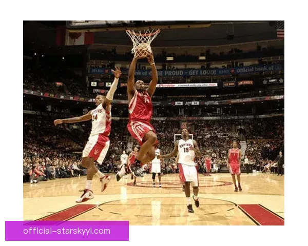 海耶斯滑翔扣篮拿到446分快攻秀